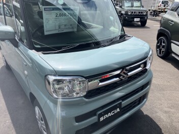 人気のスペーシアシリーズの展示車を用意してお待ちしております